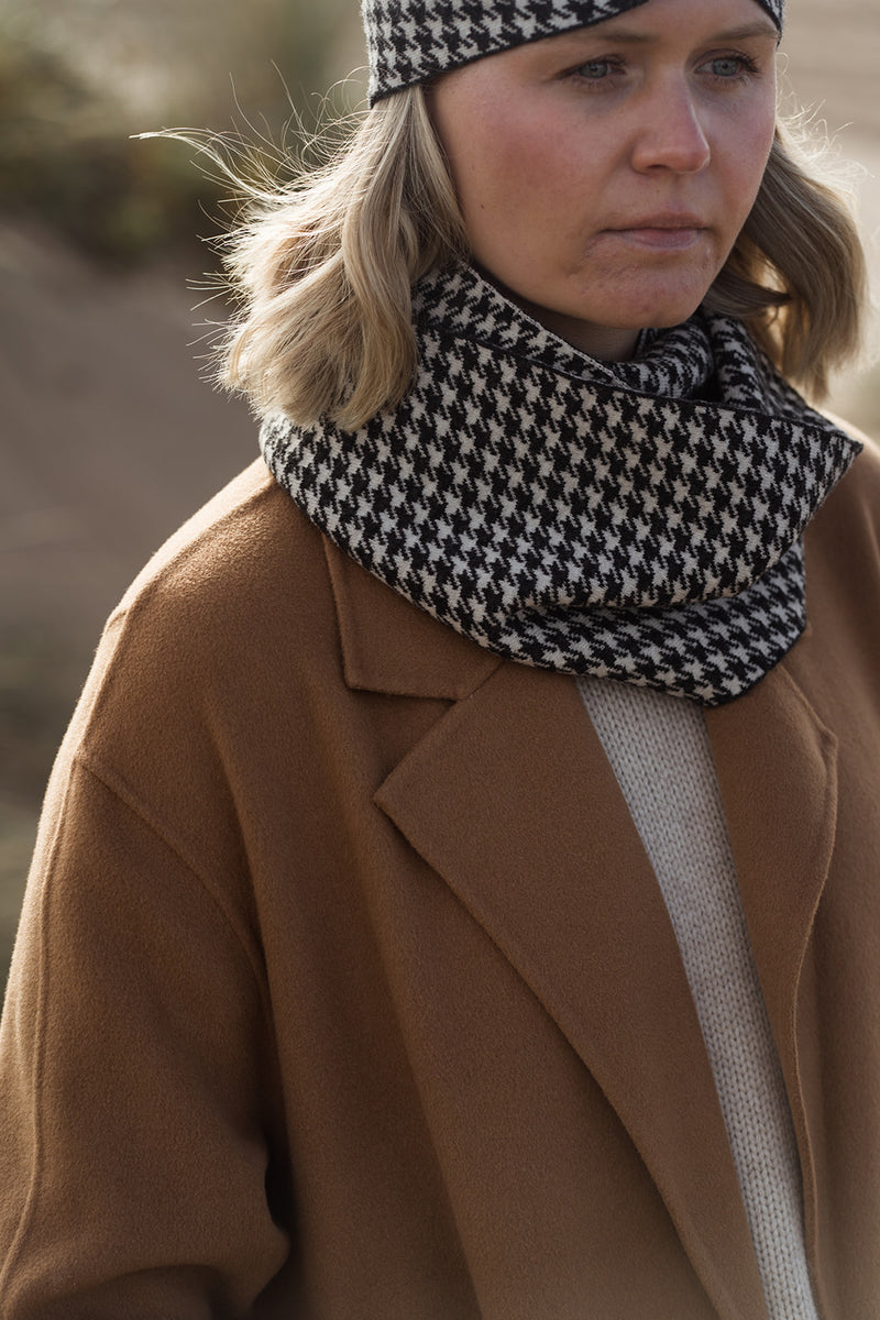 Charcoal Houndstooth Loop Scarf