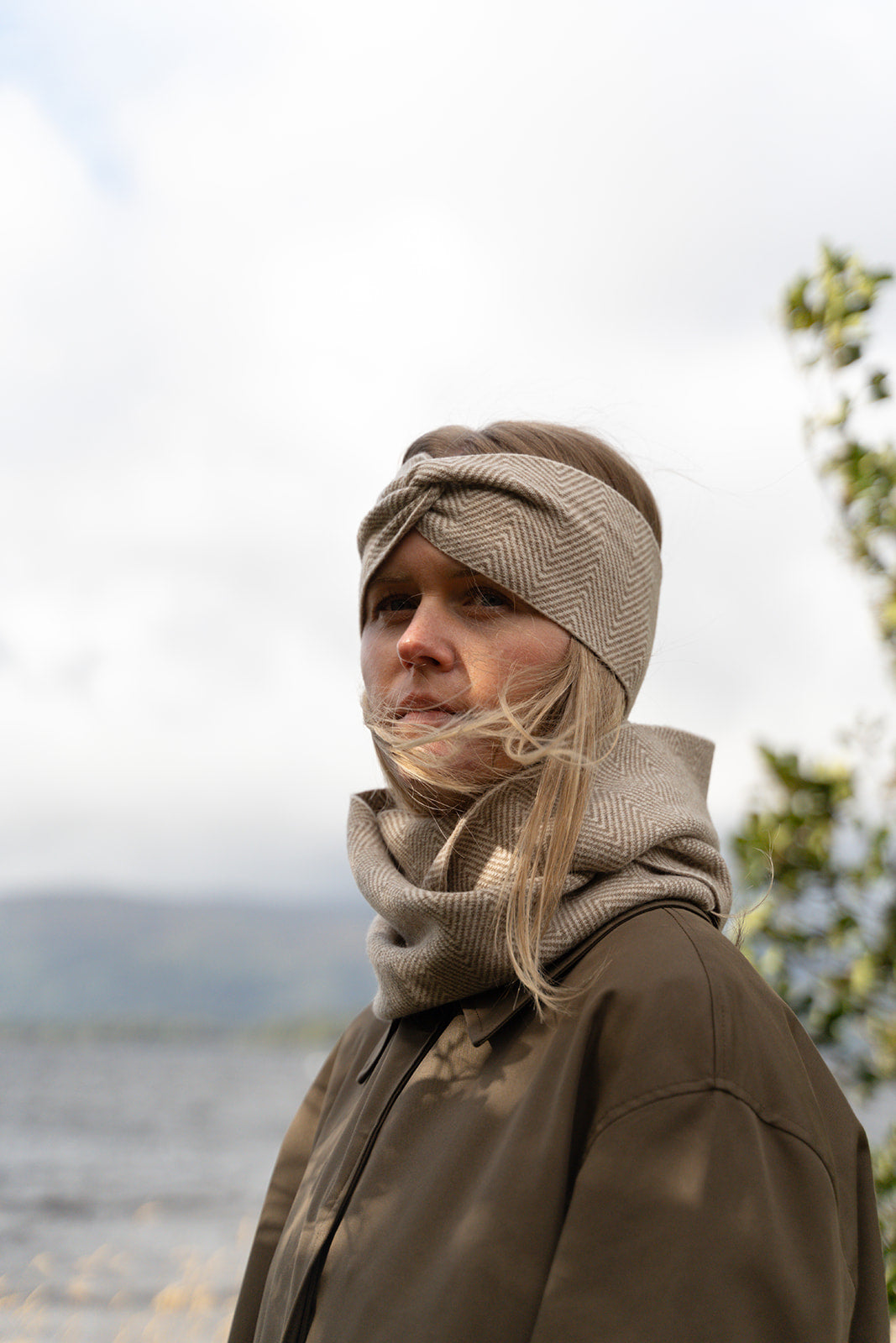 Oat Herringbone Loop Scarf – Hilaryjanekeyes